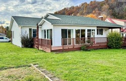 319 Floyd Ave, Richlands, VA 24641-2244
