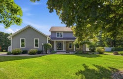 20 Orchard Dr, Queensbury, NY 12804