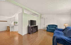 301 E COLUMBIA, Newberg, OR 97132