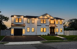 712 Bach Court, Westbury, NY 11590