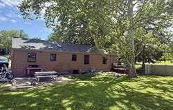27 CIRCLE Drive, Springfield, IL 62703