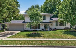 1094 Lowell Drive, Apple Valley, MN 55124