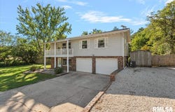 425 Pakey Road, Springfield, IL 62712