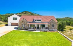 147 Gray Wolf, Blanco, TX 78606