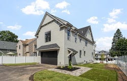 688 Westford St, Lowell, MA 01851