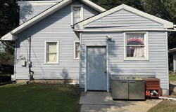 1939 Pine Street, Des Plaines, IL 60018