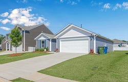 118 Barton Ct, Greenwood, SC 29646
