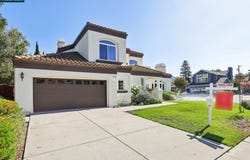 384 Via Loma, Morgan Hill, CA 95037
