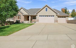 1553 OAKVIEW Dr, Logan, UT 84321