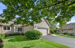 W240N2377 Range Line Ct, Pewaukee, WI 53072