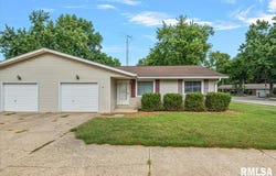 33 Mueller Court, Riverton, IL 62561-9734