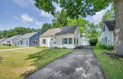 377 Morrison Avenue, Cuyahoga Falls, OH 44221