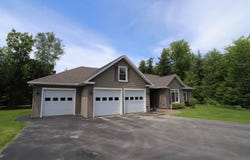 905 Dairninaka Drive, Derby, VT 05829