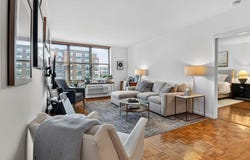 2 CONSTITUTION CT, Hoboken, NJ 07030