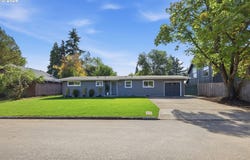 1682 LARKSPUR Loop, Eugene, OR 97401