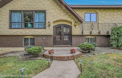 736 Oak Street, Taylor, PA 18517