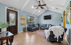 126 King St, Bastrop, TX 78602