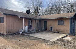 1356 Farm Road 2272, Washburn, MO 65772