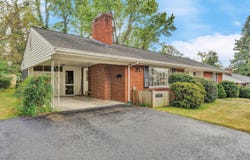 3634 Larson Ln, Roanoke, VA 24018