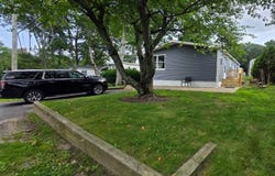309-15 Fanning Boulevard, Riverhead, NY 11901