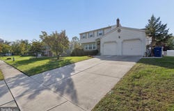 4 OVERINGTON Avenue, MARLTON, NJ 08053