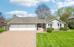 7423 Hyde Park Lane, Edina, MN 55439