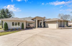5197 S Stonehaven Drive, Springfield, MO 65809