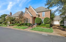 928 E RIVERWALK Dr, Memphis, TN 38120