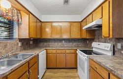 36 Marguerite Dr, Longview, TX 75601