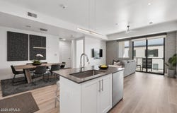7300 E EARLL Drive, Scottsdale, AZ 85251