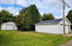15 11th St NW, Chisholm, MN 55719