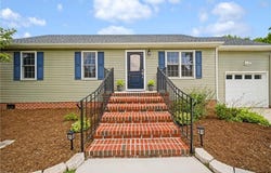 945 Aberdeen Lane, Chesapeake, VA 23322