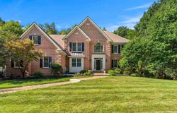 2 Rolling Woods Drive, Bedford, NH 03110