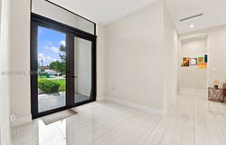 9450 SW 35th St, Miami, FL 33165