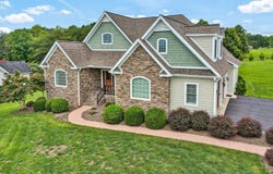 84 Landfall Dr, Moneta, VA 24121