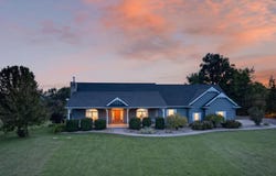 17485 Raymond Road, Addison, MI 49220