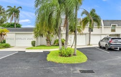 18958 Bobolink Dr, Hialeah, FL 33015