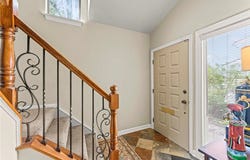 1585 Pineview Dr, Upper St Clair, PA 15241