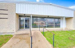 605 Upton Avenue, Schulenburg, TX 78956