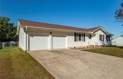 1908 cedar Street, Higginsville, MO 64037