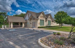 1701 N Valencia Dr, Kerrville, TX 78028