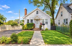 2930 Stevens Street, Oceanside, NY 11572