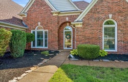 1386 STABLE RUN Dr, Cordova, TN 38016