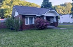 902 Oak Street, Cumberland, KY 40823