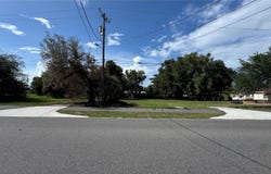 41 E MICHAEL GLADDEN Boulevard, APOPKA, FL 32703