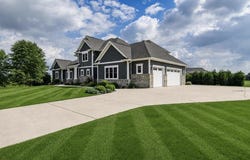 S109W24935 Overlook Dr, Mukwonago, WI 53149