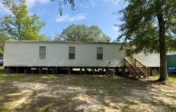 4 Grassy Ln, Poplarville, MS 39470