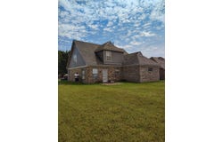 1165 E CORTONA Cir, Memphis, TN 38018