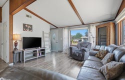 140 Centennial Drive, Mediapolis, IA 52637