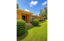 621 Middleton Rd, Winona, MS 38967